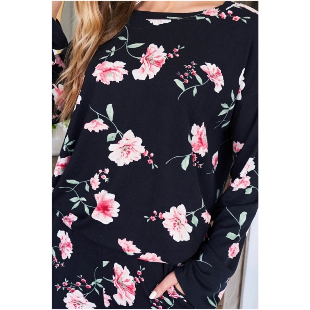 1 LEFT! Black Floral Lounge Set - Picture 4 of 8
